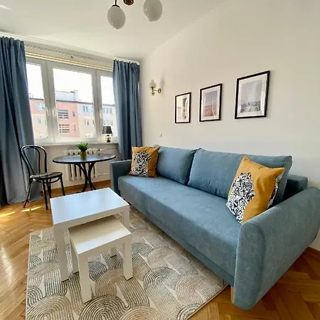 Avis Skwer Kosciuszki 17-19 * Gdynia