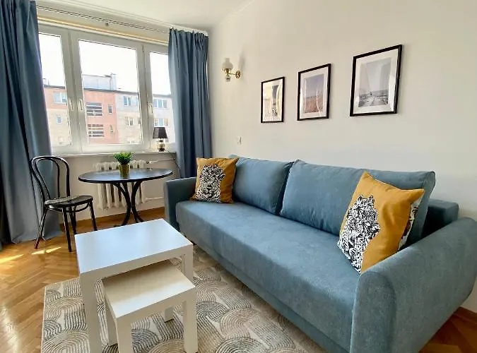 Avis Skwer Kosciuszki 17-19 * Gdynia